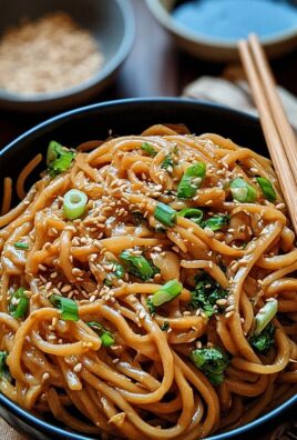 Chinesische Nudeln mit Erdnusssauce