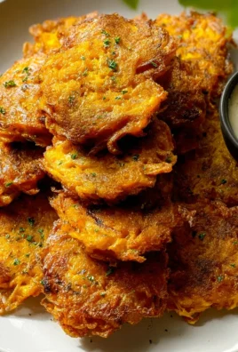 Crispy Butternut Squash Fritters mit Knoblauchdip Rezept