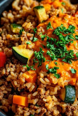 Reis-Hackfleisch-Pfanne mit Ajvar und Gemüse